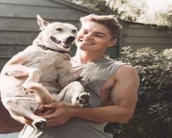 He also has furry members in his family with whom he loves to spend his free time. He named the dogs Bella and Chico.